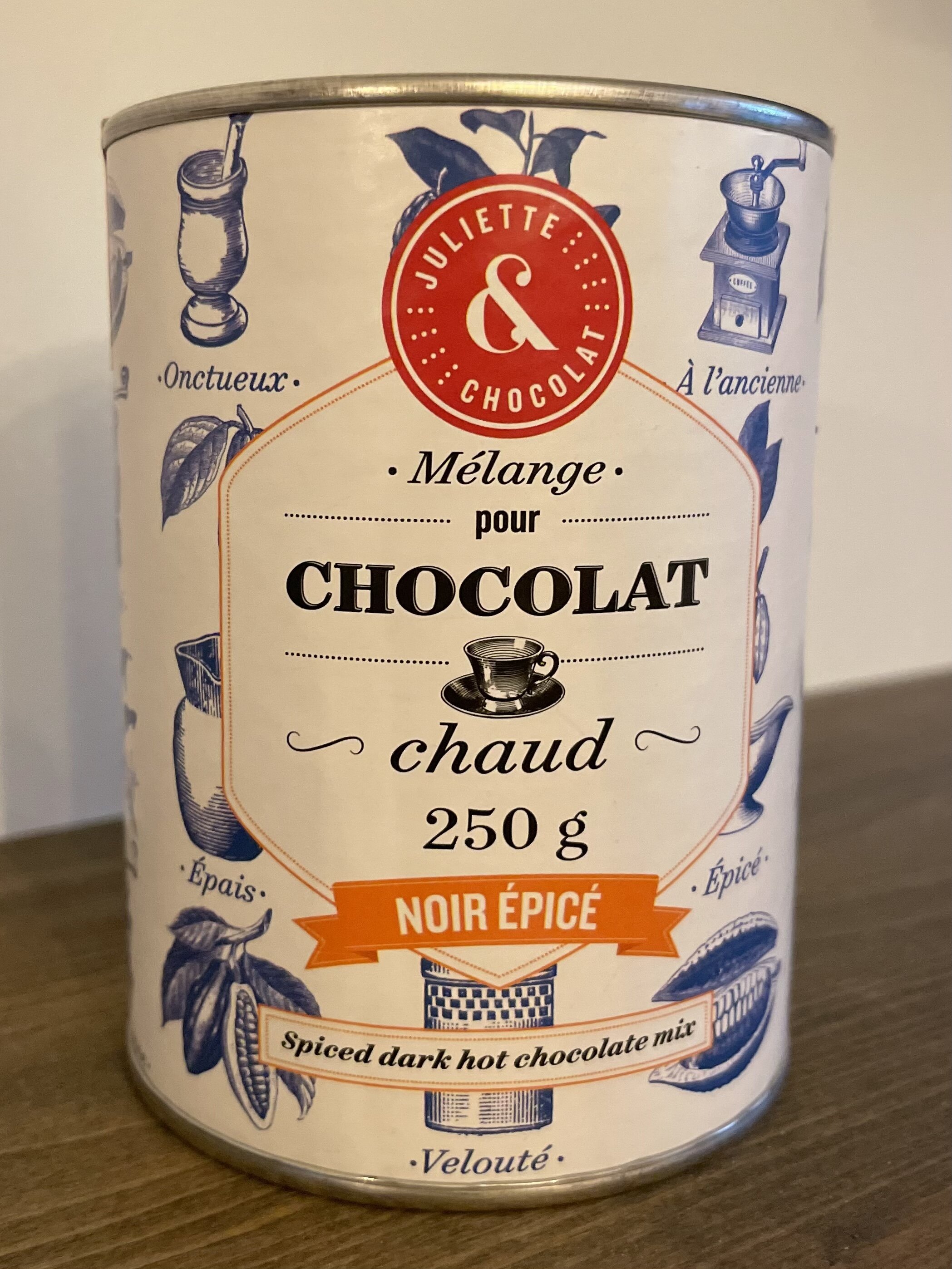 Chocolat chaud noir épicé